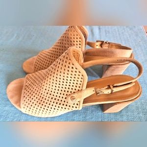 Stuart Weitzman Women's Size 8.5 Tan Leather Open Toe Slingback Sandals